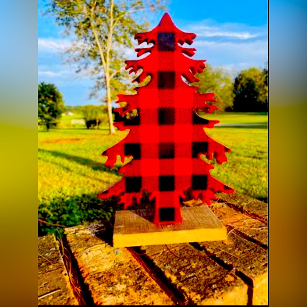 *Red & Black Buffalo Check Wood Tree, Small